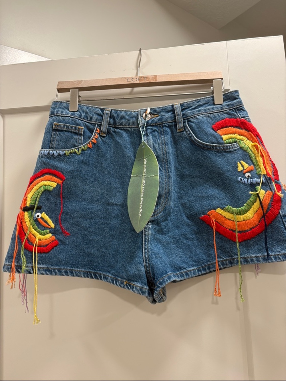 Farm Rio Colorful Birds Denim Shorts—BEAUTIFUL!! New with Tags. Size Medium - Picture 5 of 12